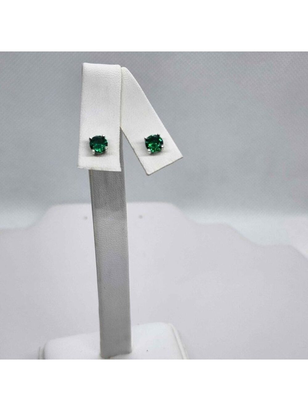 NEW Sterling Silver 925 Green GemStone Studs - Earrings